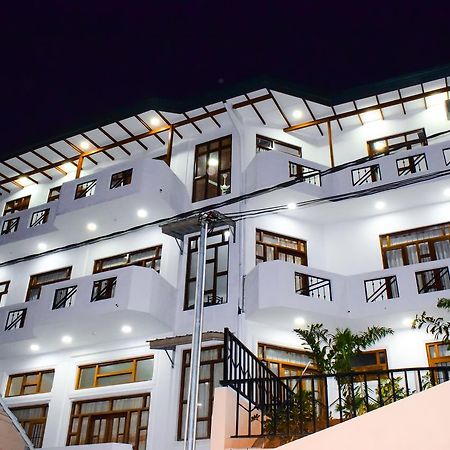 Saru Holiday Apartment - Up To 6 Guests แคนดี้ ภายนอก รูปภาพ