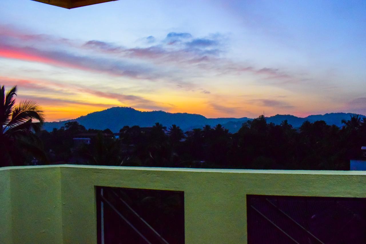 Saru Holiday Apartment - Up To 6 Guests แคนดี้ ภายนอก รูปภาพ